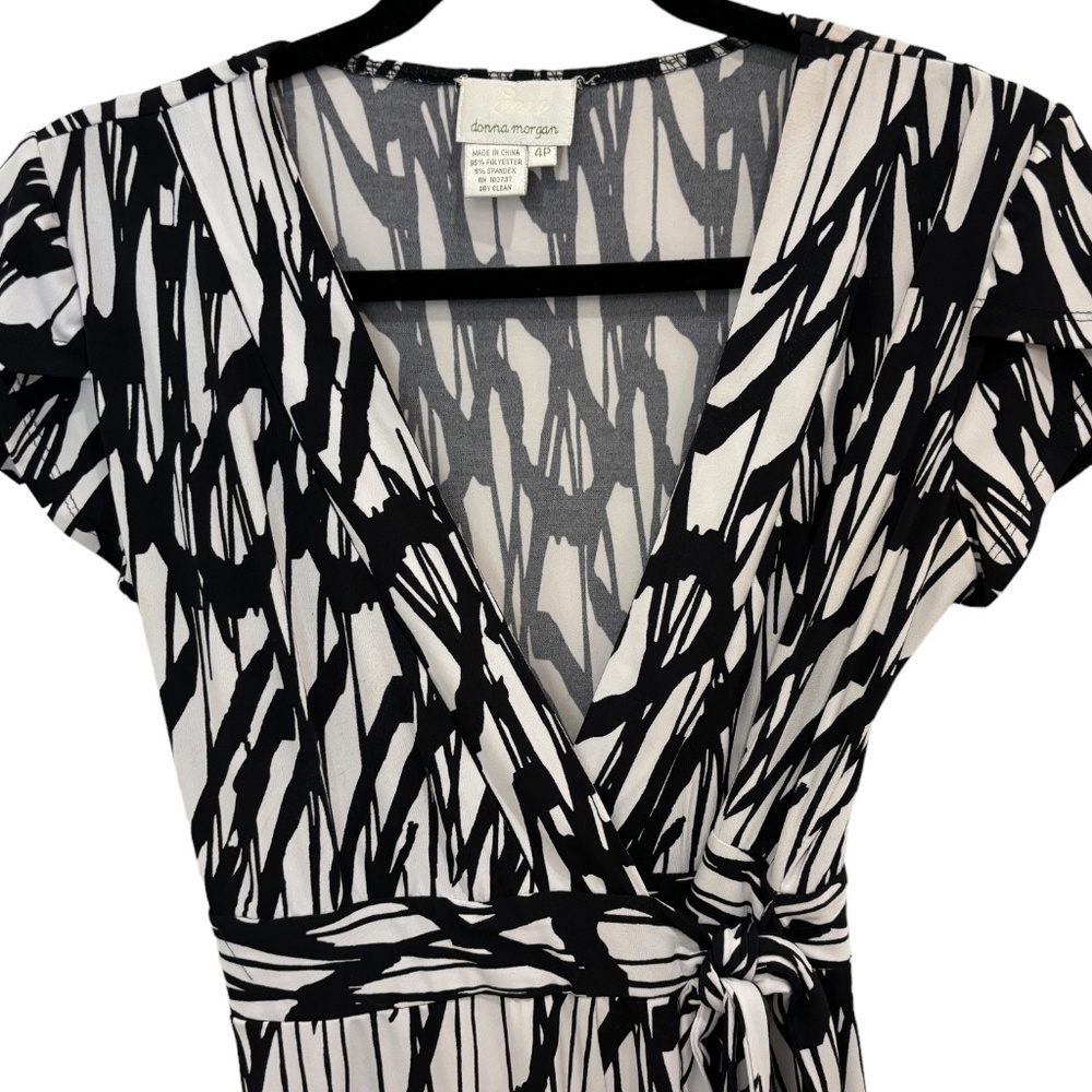 Donna Morgan Black White Short Sleeve True Wrap Jersey Knit Dress Size 4P